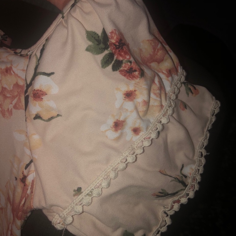 CHARLOTTE RUSSE TOP - Picture 4 of 4